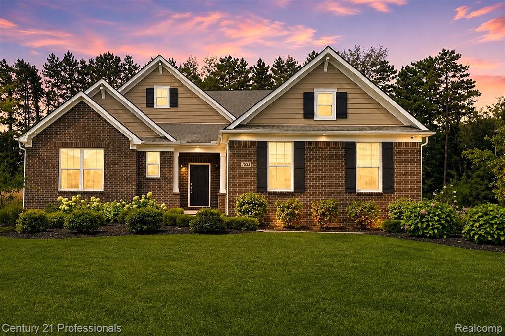 7533 Hardwood Circle — photo