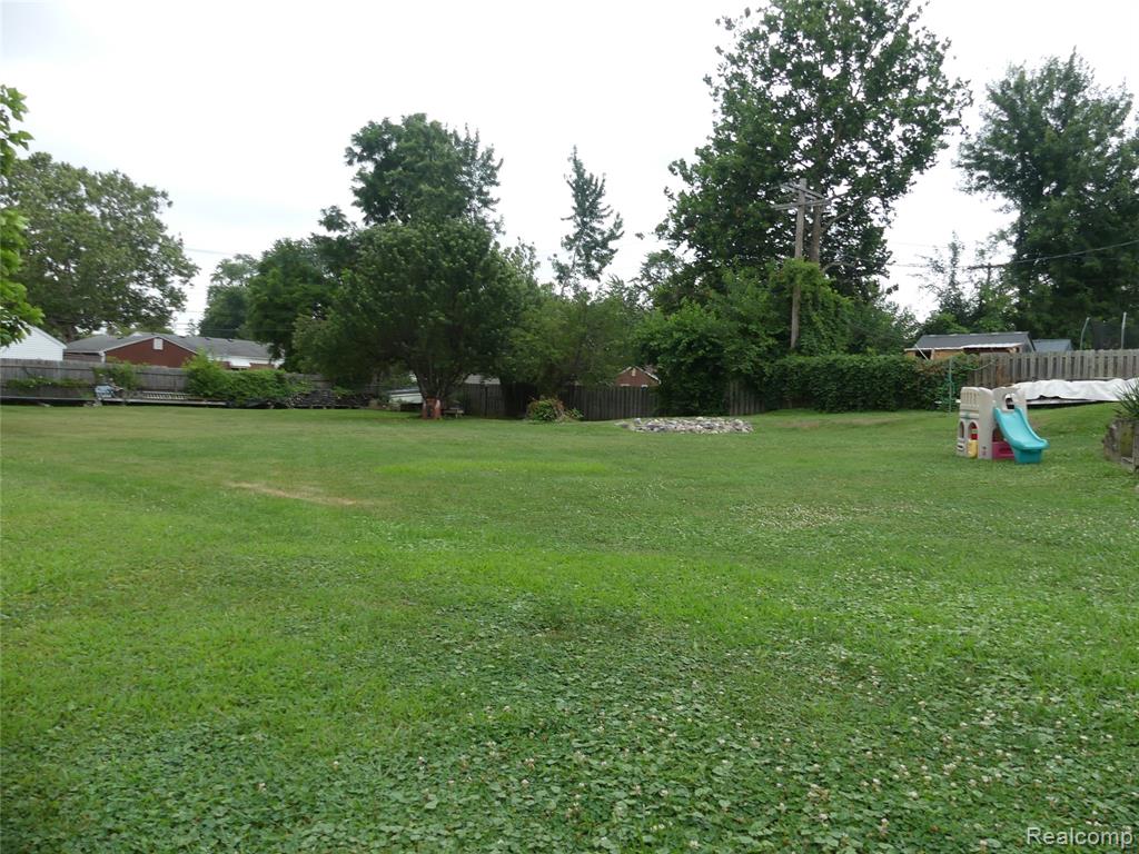 8335 Pardee Road, Taylor, MI 48180 — photo 3