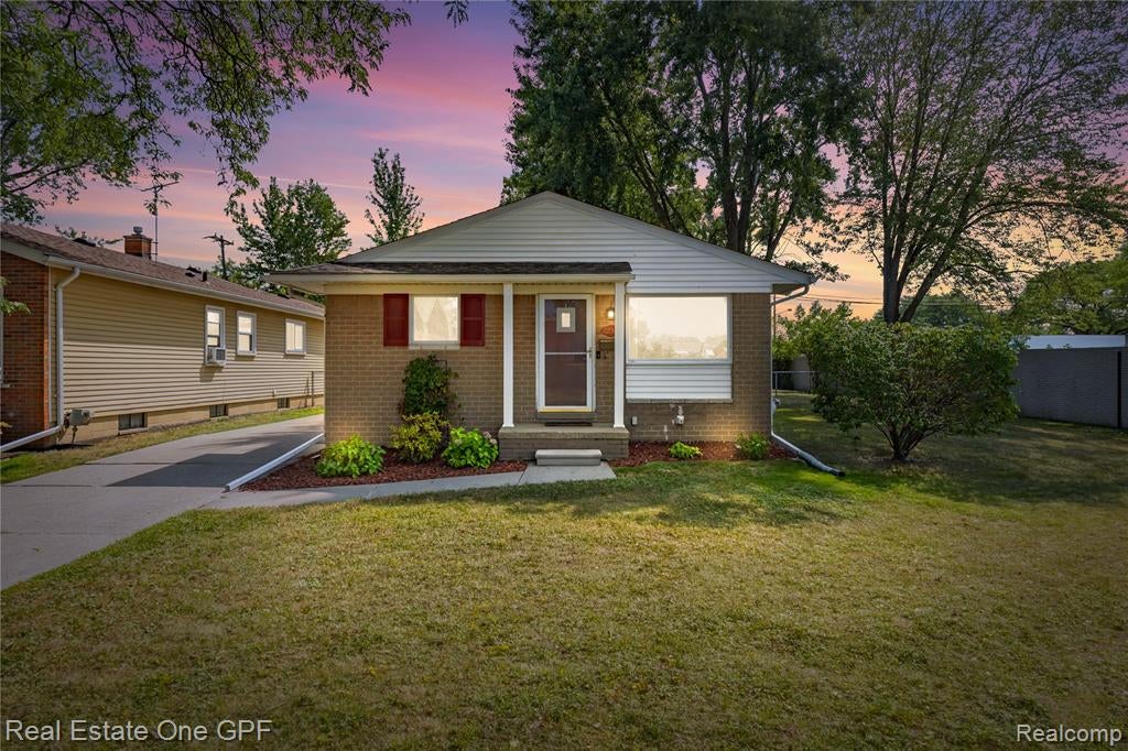 22316 Carolina Street — photo