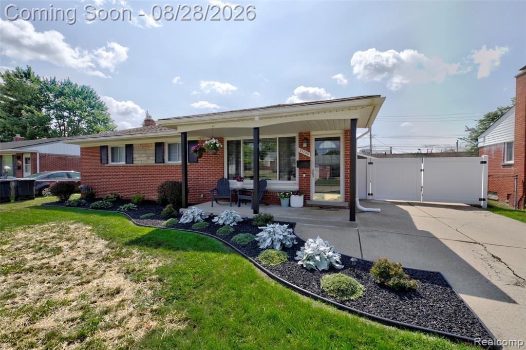31139 Roycroft Street — photo