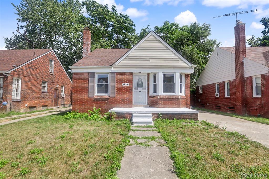 16718 Biltmore Street — photo