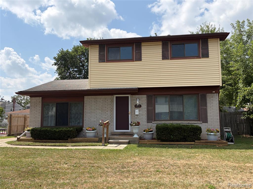 23101 Purdue Avenue — photo