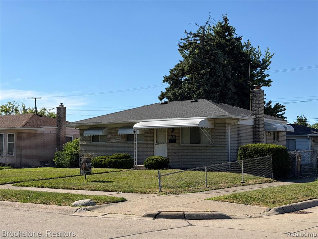8495 Potomac — photo