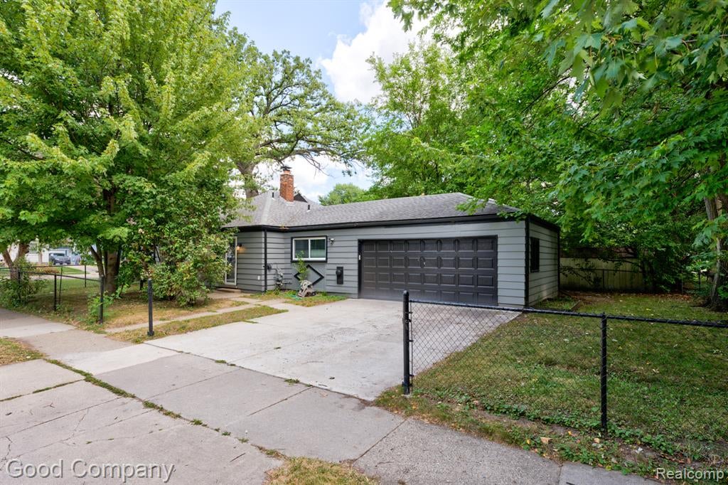 1710 Woodward Heights — photo