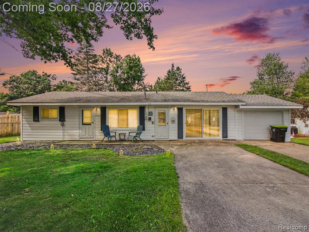 1717 Kennedy Road — photo