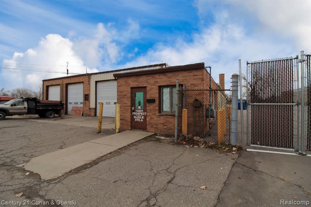 14201 Prospect Street — photo