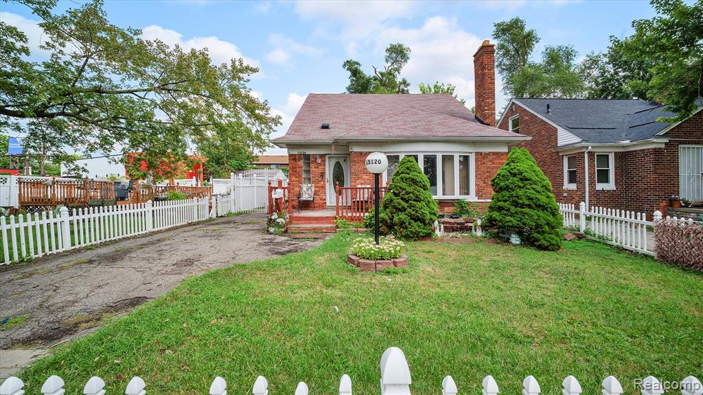 15120 Whitcomb Street — photo