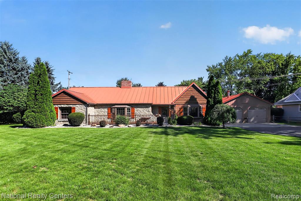 127 W Albain Road — photo