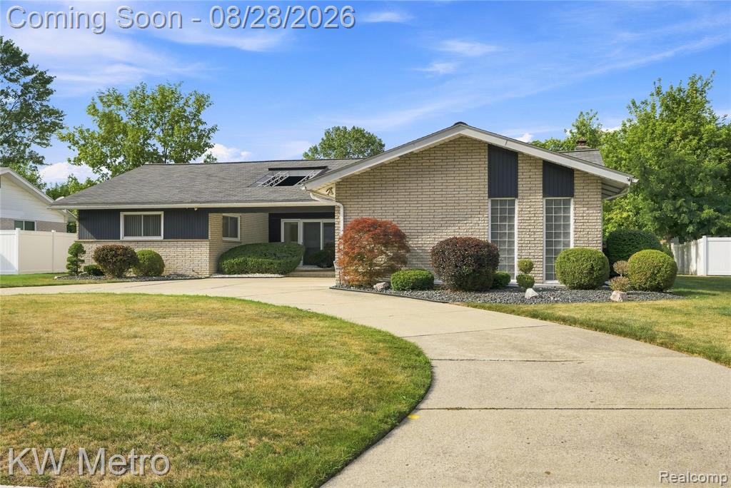 17700 Adrian Road — photo