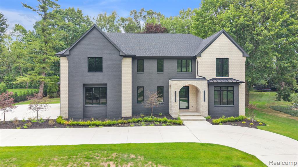 4546 Niagara Lane — photo