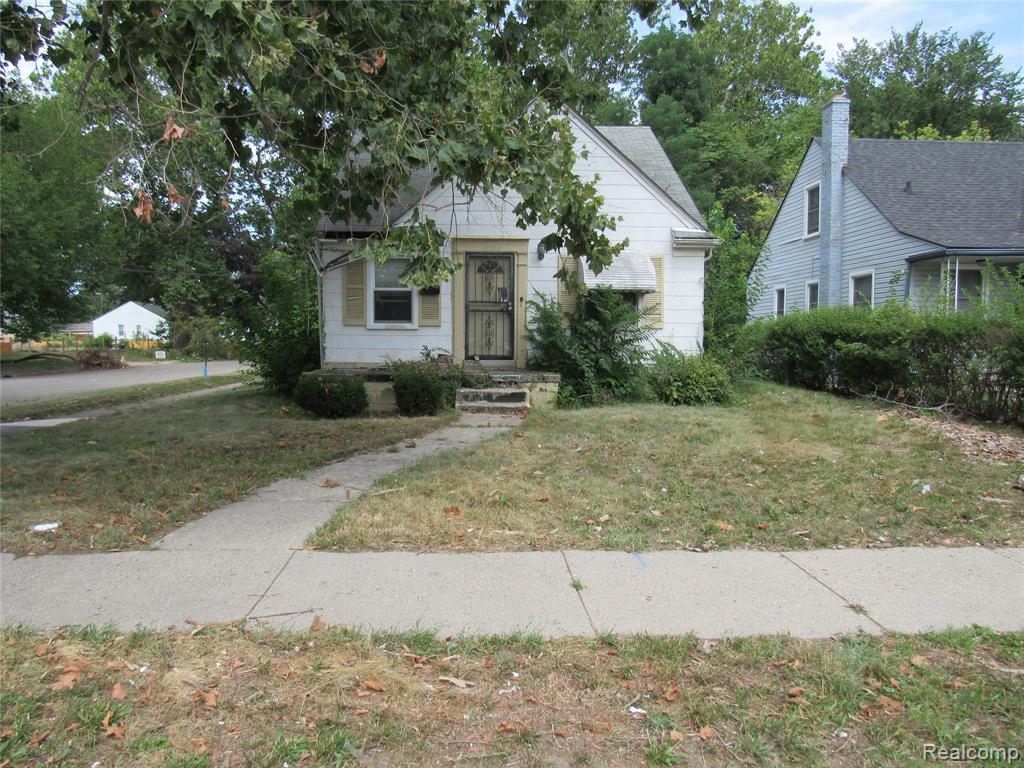 15858 Curtis Street — photo