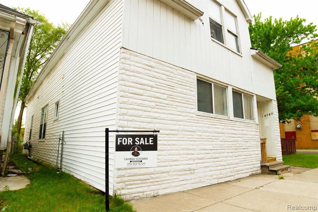 12153 McDougall Street — photo