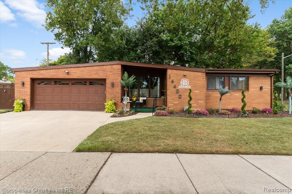 14400 Oak Park Boulevard — photo