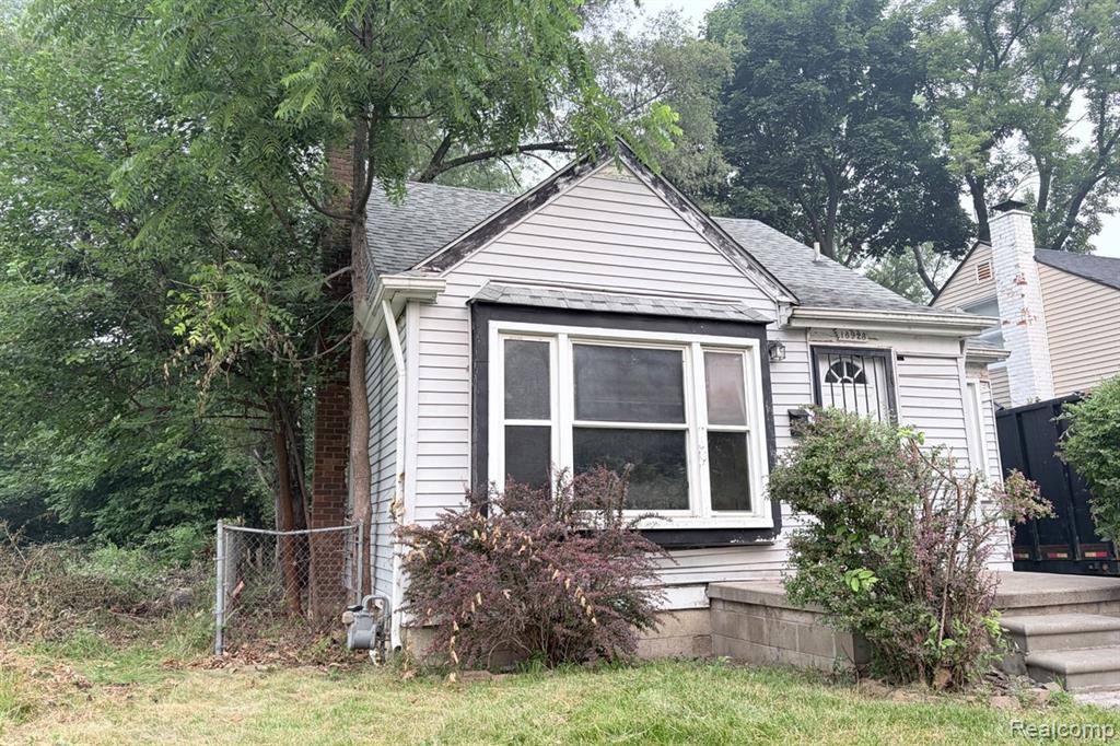 18923 Fielding Street — photo