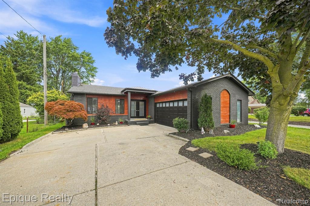 26925 S River Road — photo