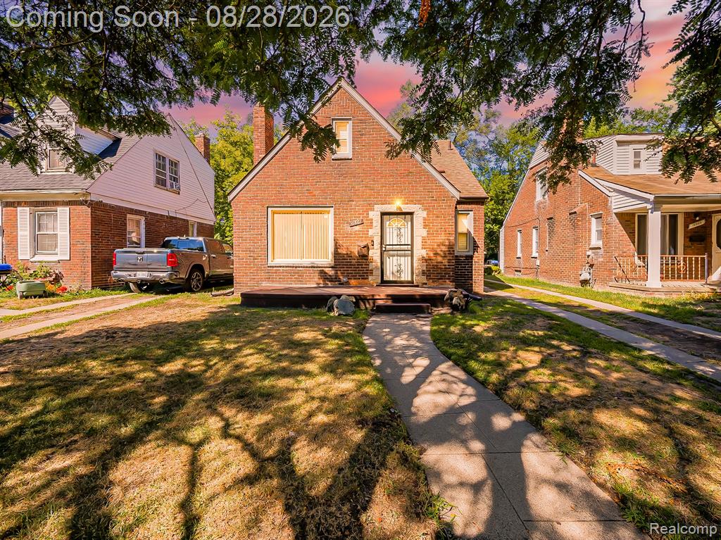 16861 Cruse Street — photo