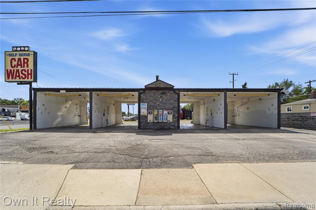 3360 DIX Highway — photo