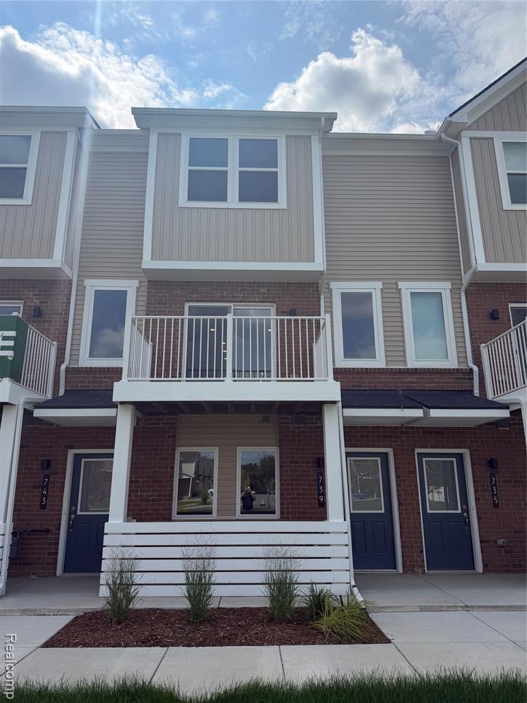 739 Canterbury Lane — photo