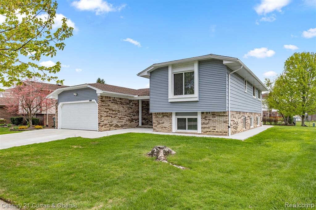 45561 Edgewood Court — photo