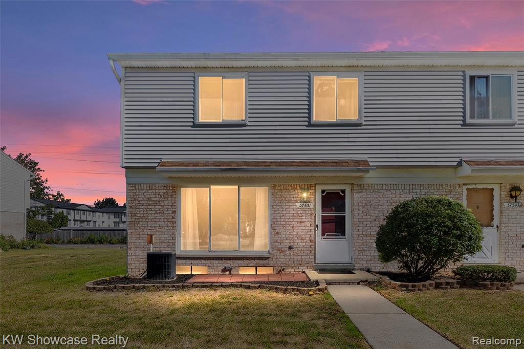 37531 N Colonial Drive — photo