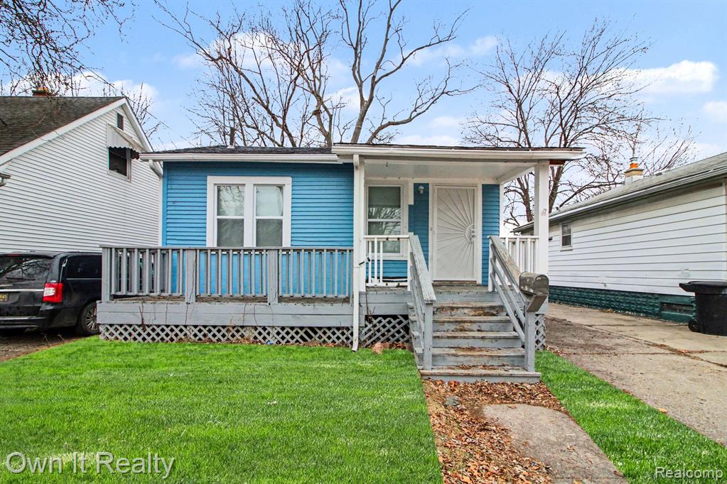 6065 Plainview Avenue — photo