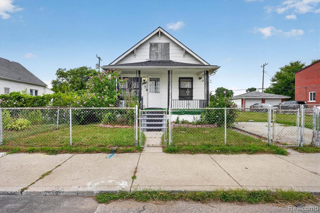 13228 Mitchell Street — photo