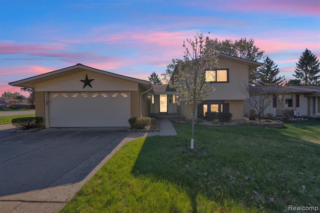 9498 Bassett Street — photo