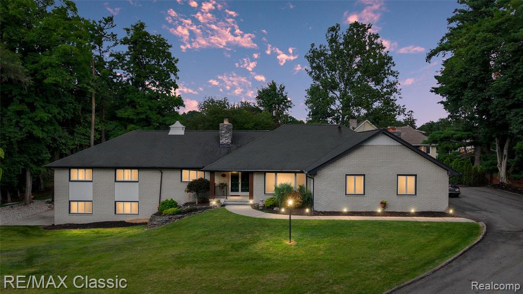 7048 Lindenmere Drive — photo