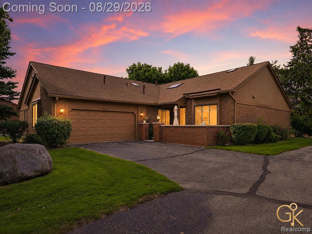 2216 London Bridge Drive — photo