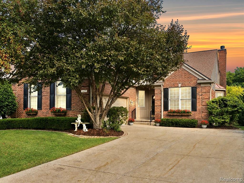 1627 Boulder Court — photo