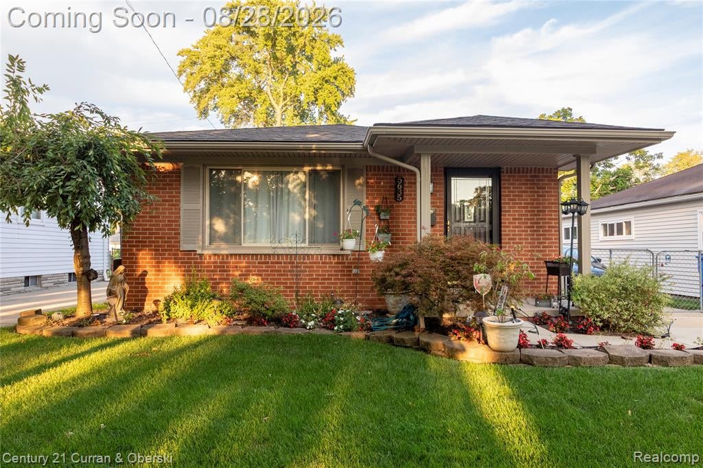 5635 Clippert Street — photo
