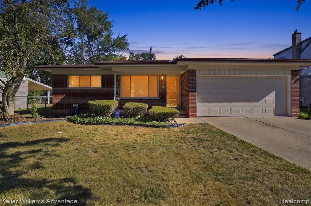 17200 Evans Street — photo