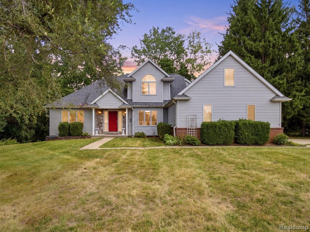 575 Lakes Edge Drive — photo