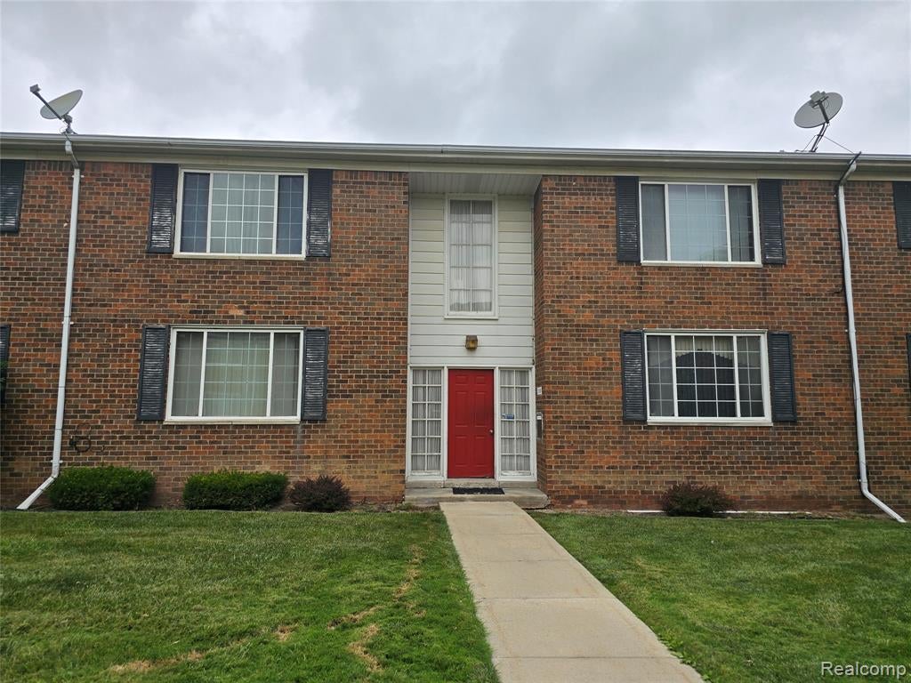 25348 Shiawassee Circle 206 — photo
