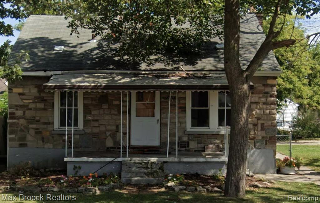 23060 Columbus Avenue — photo