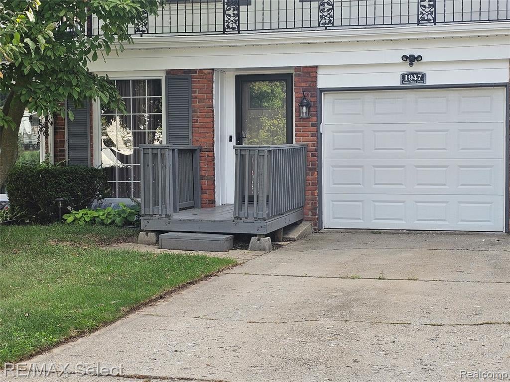 1947 E Laurel Oak Drive Drive — photo