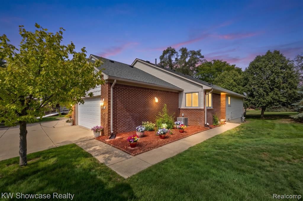 7964 Divot Drive 6 — photo