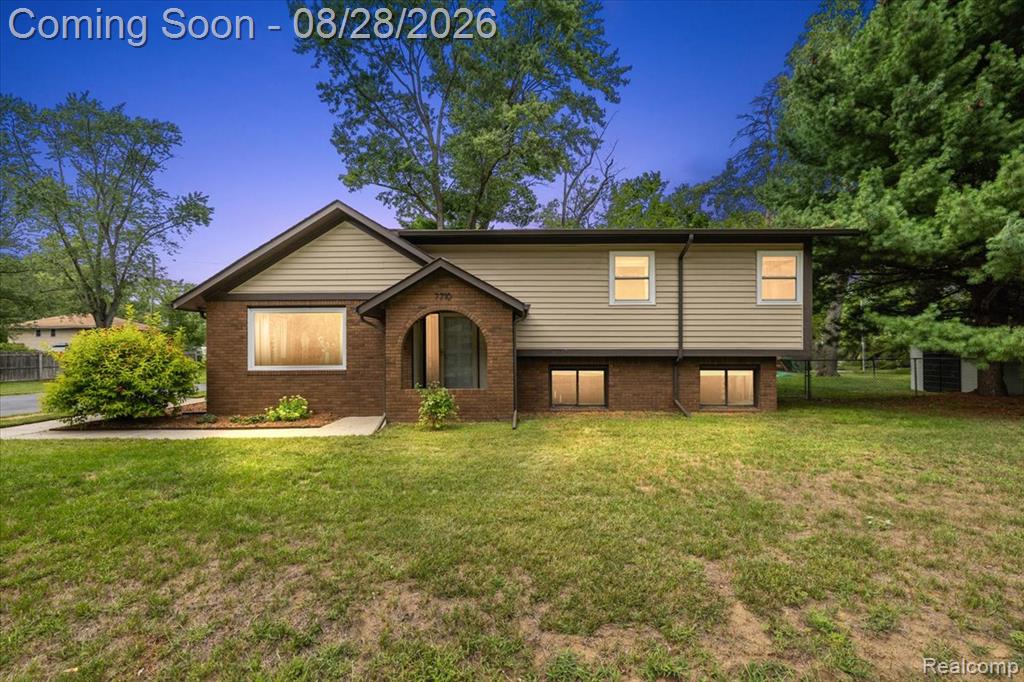 7710 Richardson Road — photo