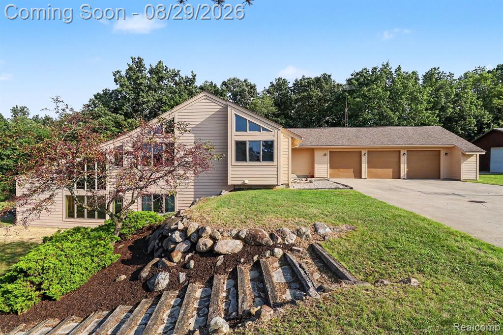 10250 Eagle Road — photo