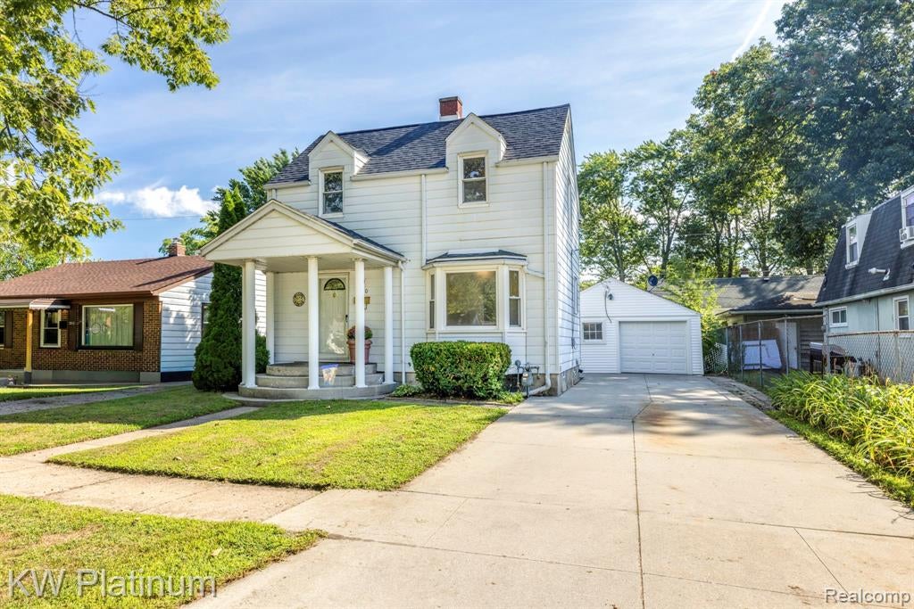 3310 Poplar Street — photo