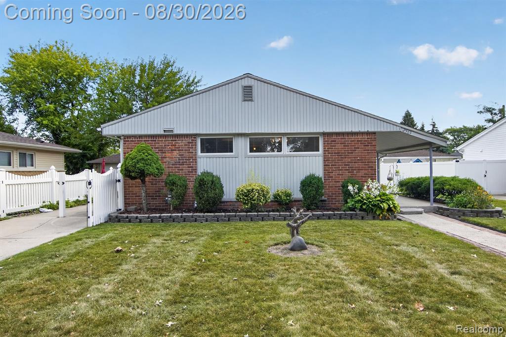 2565 Norwood Road — photo