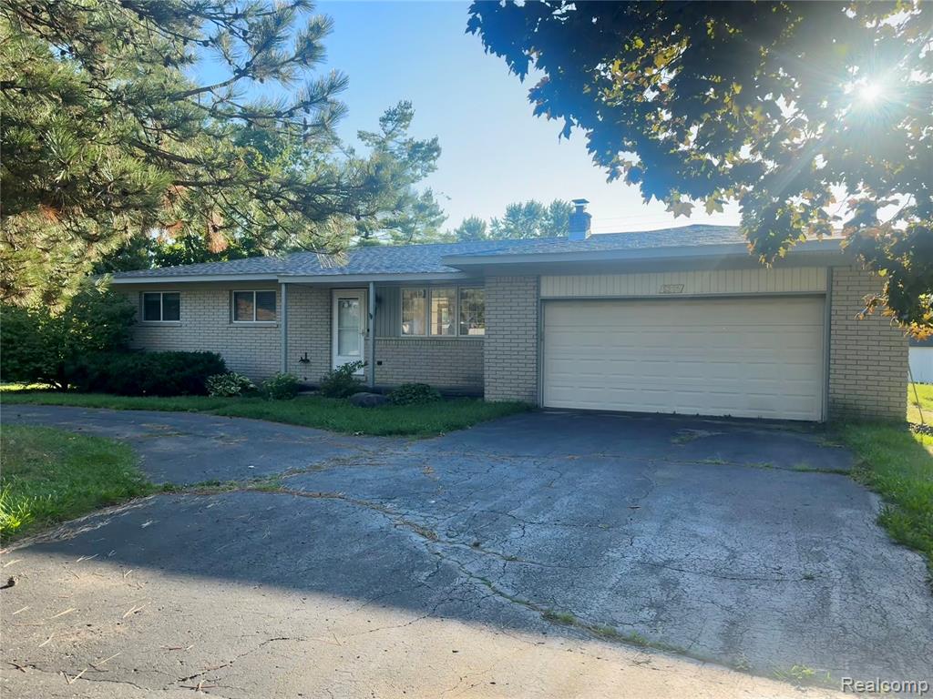 5260 Daniels Drive — photo