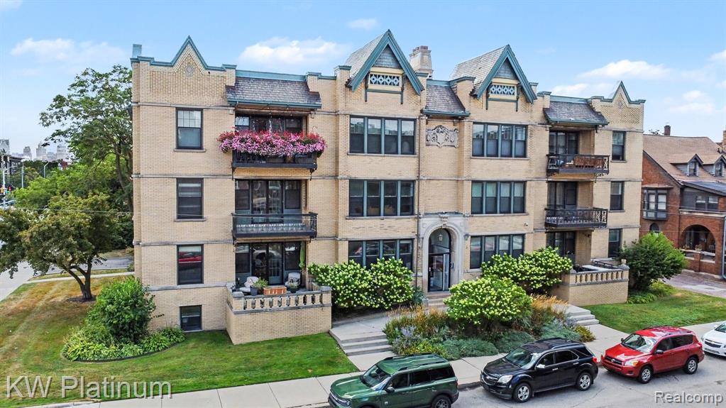 615 W Hancock Street — photo