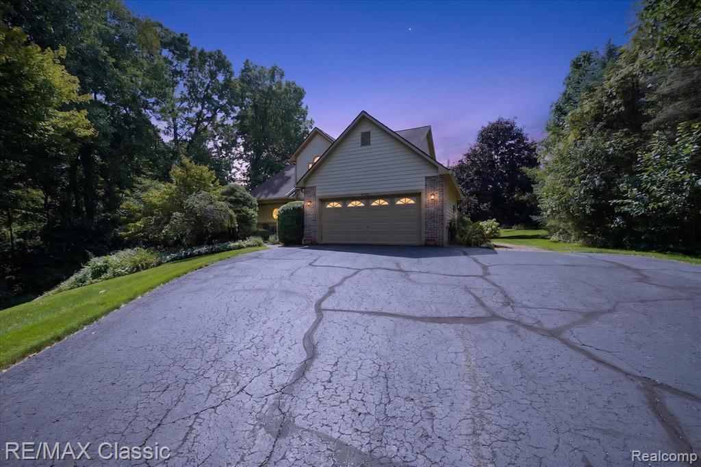 6280 Whispering Meadows Drive — photo