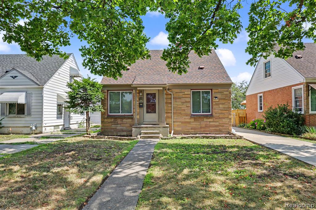 3429 Croissant Street — photo