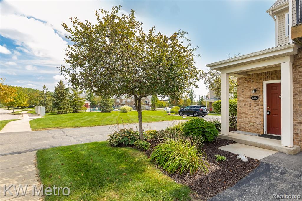 10130 Ridge Run Street, Howell, MI 48855 — photo 2