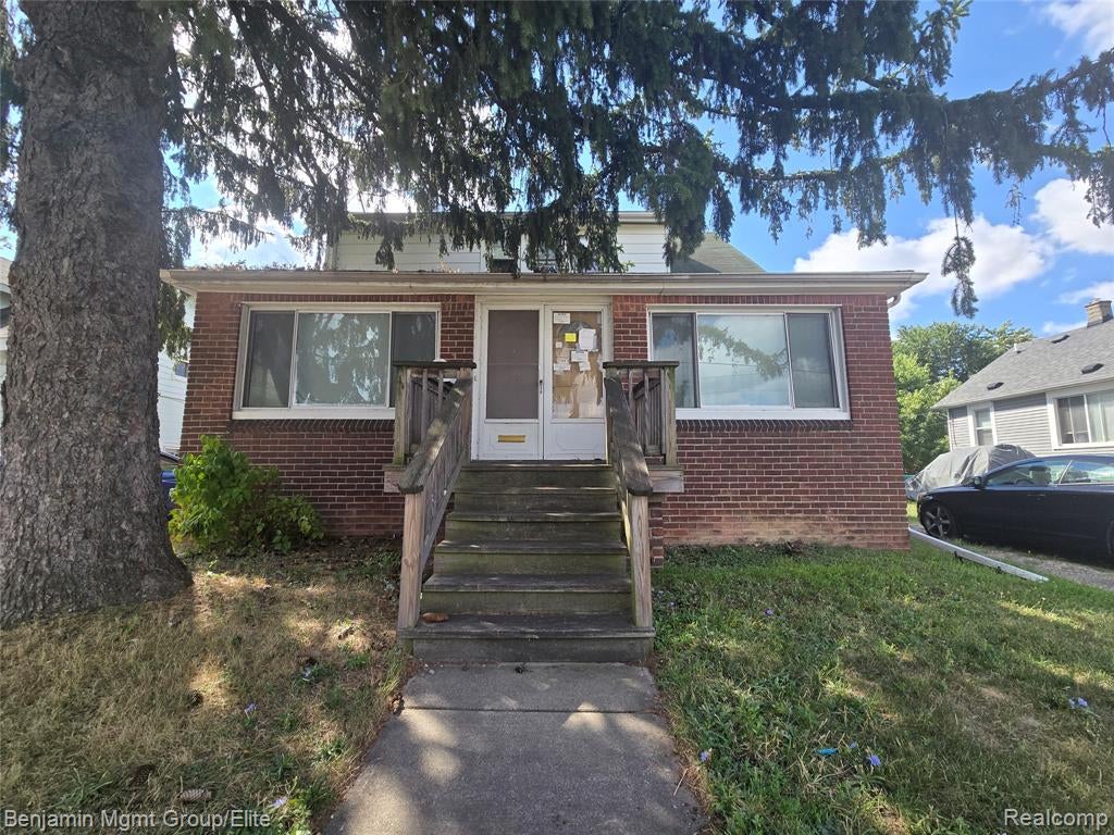16504 E 10 Mile Road — photo