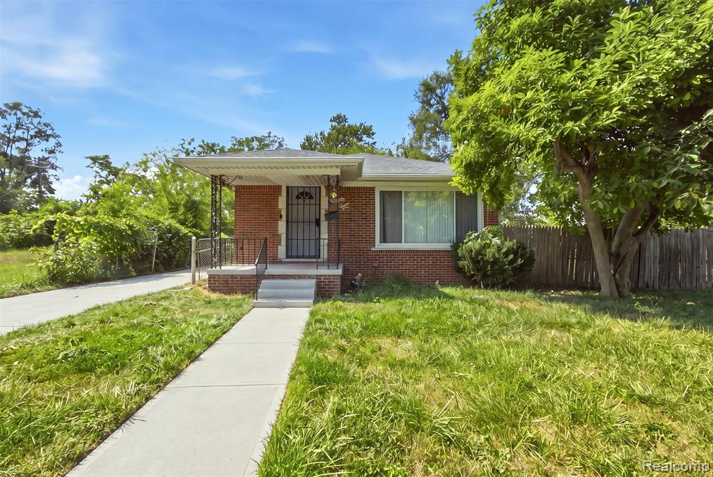 18445 Helen Street — photo