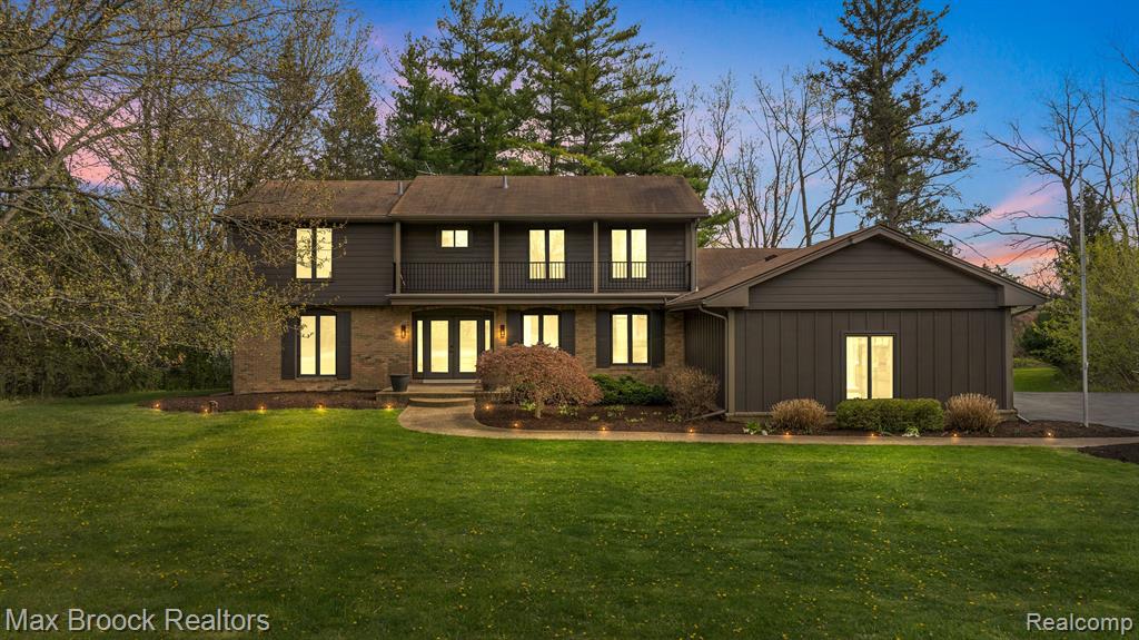 5240 Clarendon Crest Street — photo