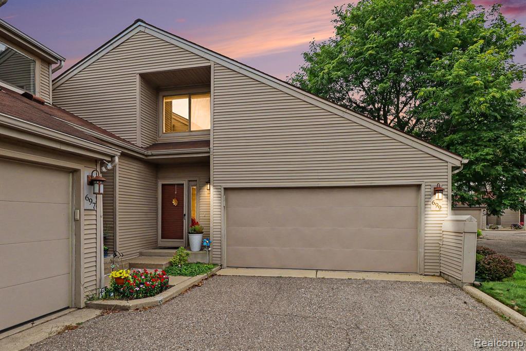 699 Charing Court — photo